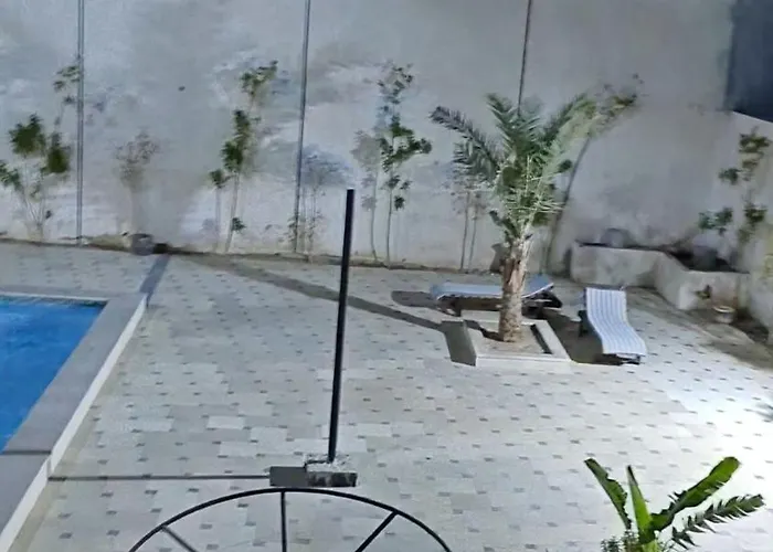 المنتزه قطعه 153الدور التانى بعد البدروم Apartment *